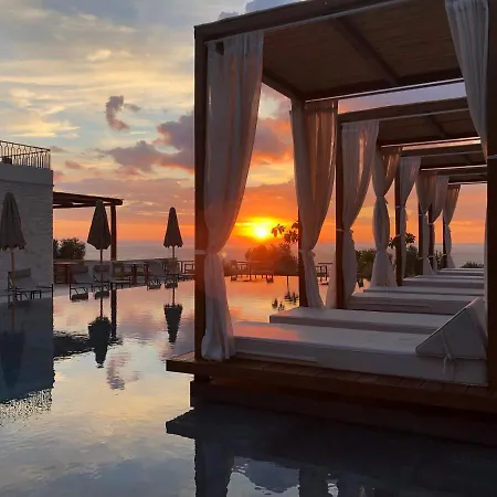 Апартаменты Panorama Updated With Infinity Pool *